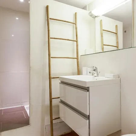 Gardague - 2 Etoiles - Welkeys Apartman *